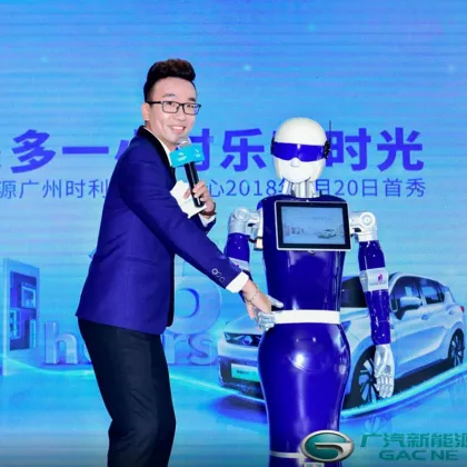 AI Humanoid Robots and Serve Robots in Hotel Applications