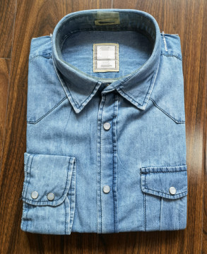 Baju Kerah Katun Denim Lengan Panjang Borong Lelaki