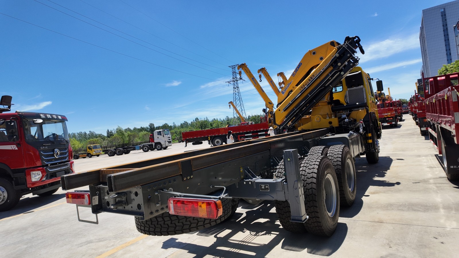 Crane Truck for Heavy Lifting Solutions