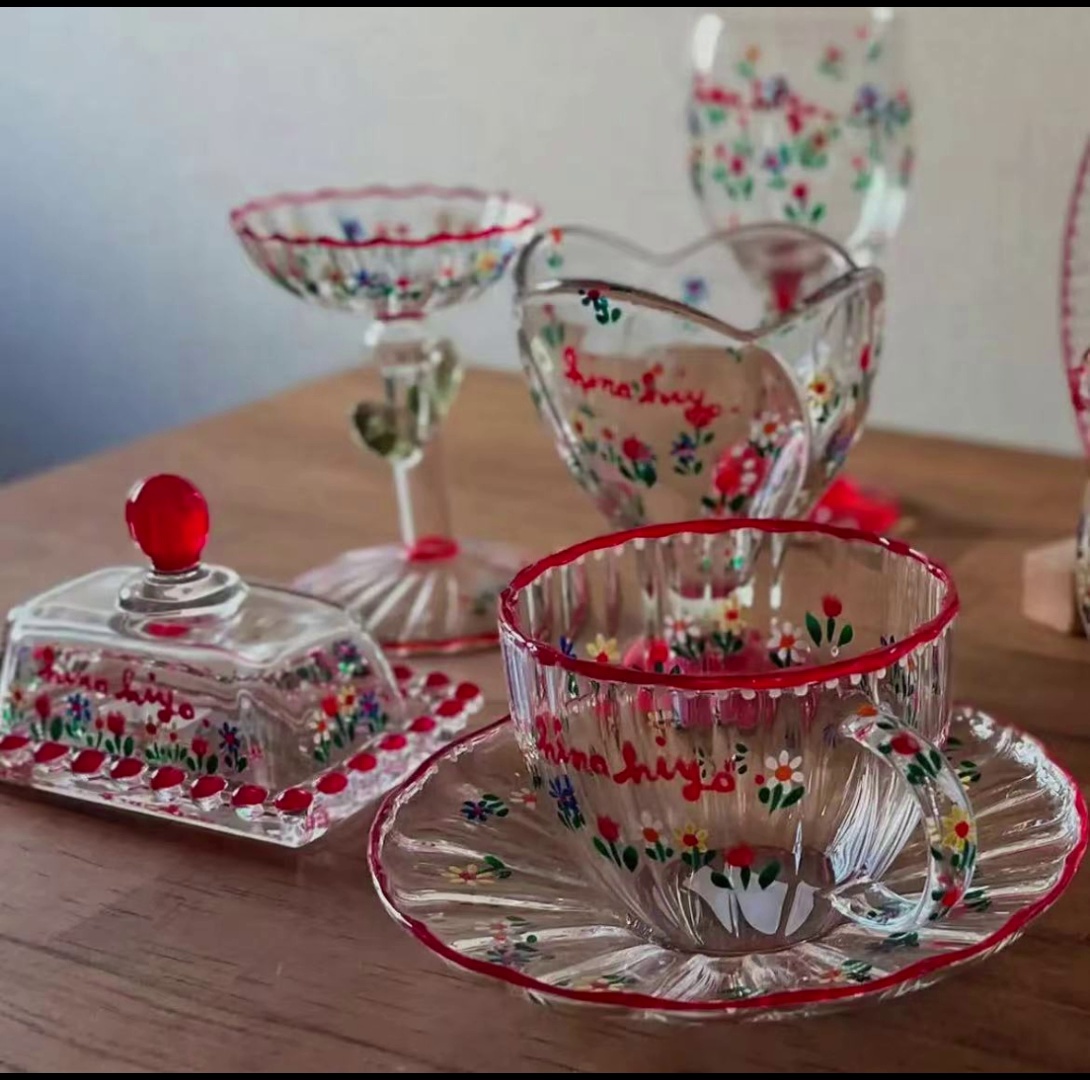 Elegant Glass Dinnerware for Chic Dining