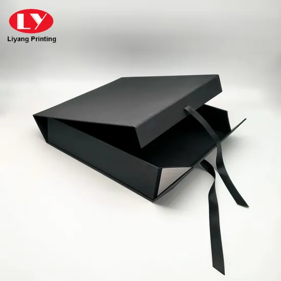 Custom Soft Feel Paper Black Magnetic Gift Box