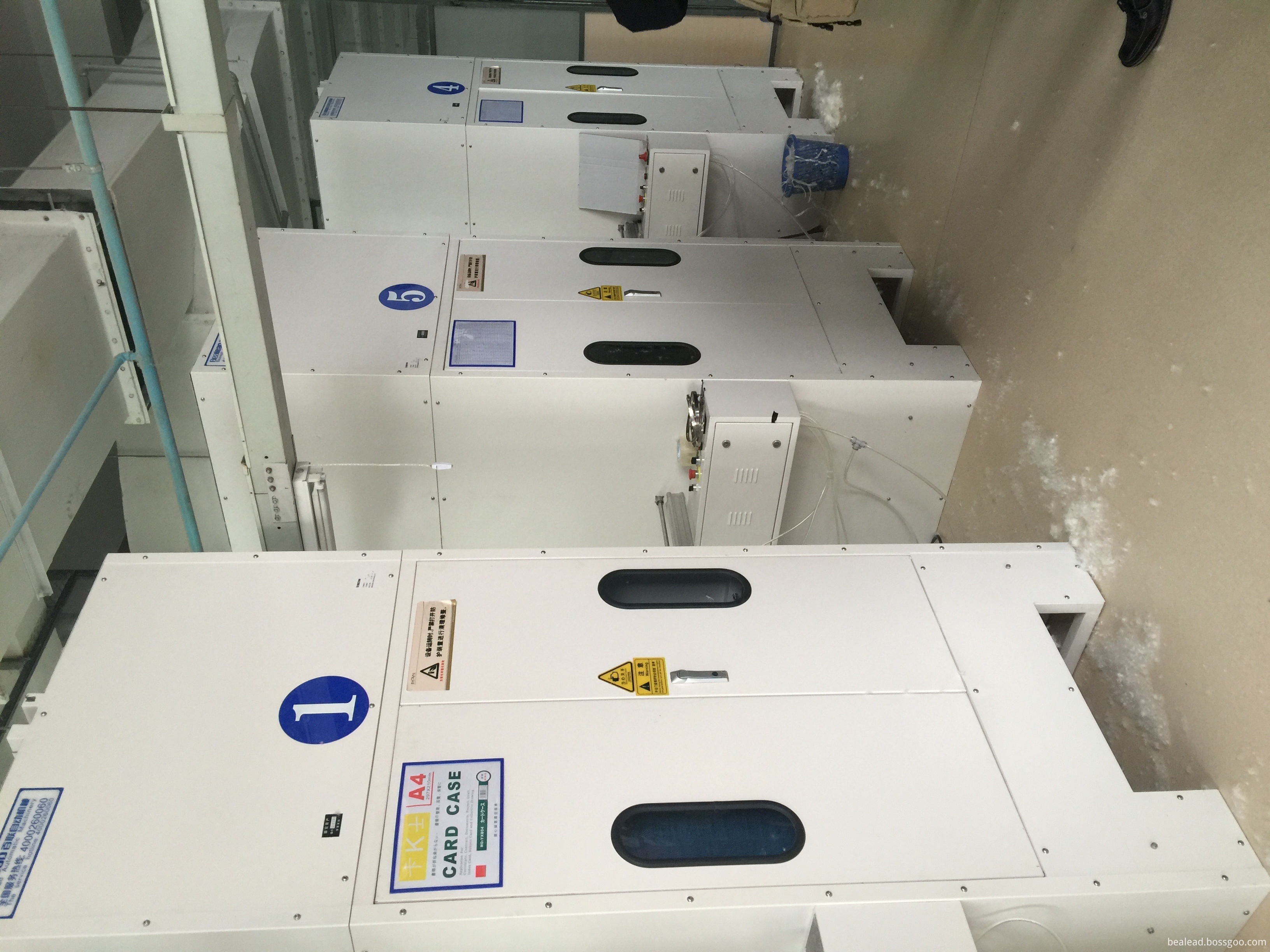 Automatic down feeding m achine Automatic down feeding m achine