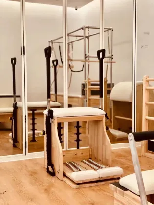 YG Fitness Gym Equipment: Pilates Chair and Accessories
