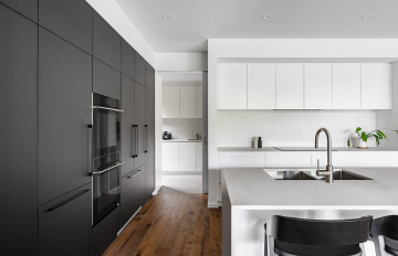 Triamine Faced Quartz Stone Countertop Cabinet