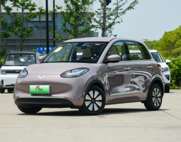 Light Enjoyment Electric Cars: Wuling Bingo Small Pure Electric Car with 203km Range