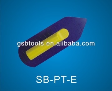 Plastic trowel for painting