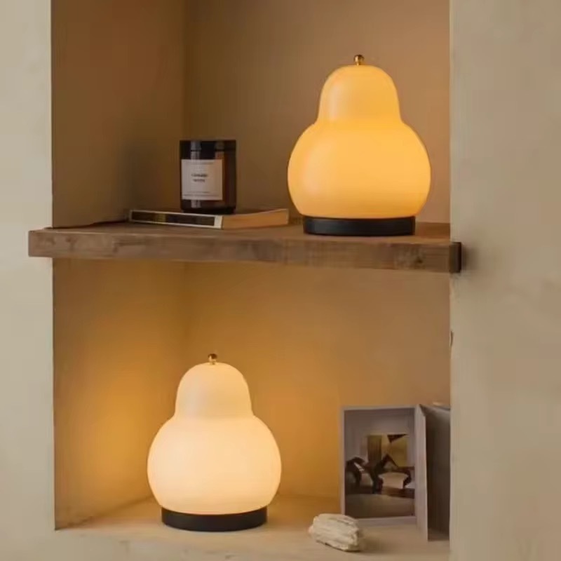 Cream Creative Style Pear Table Lamp