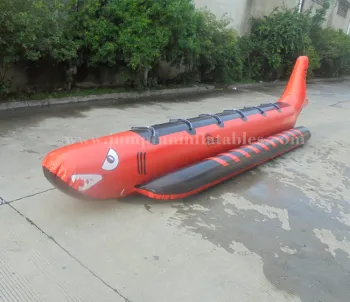 Red shark banana boat for 6 persons 0.9mm inflatable banana boats whalesale