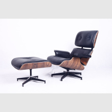 Sillón Eames acogedor en cuero de grano superior