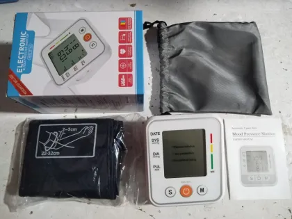 Electronic digital audio sphygmomanometer