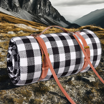 Large Size 4-6 Person Hot Spring Autumn Outdoor Moisture-Proof Camping Picnic Mat