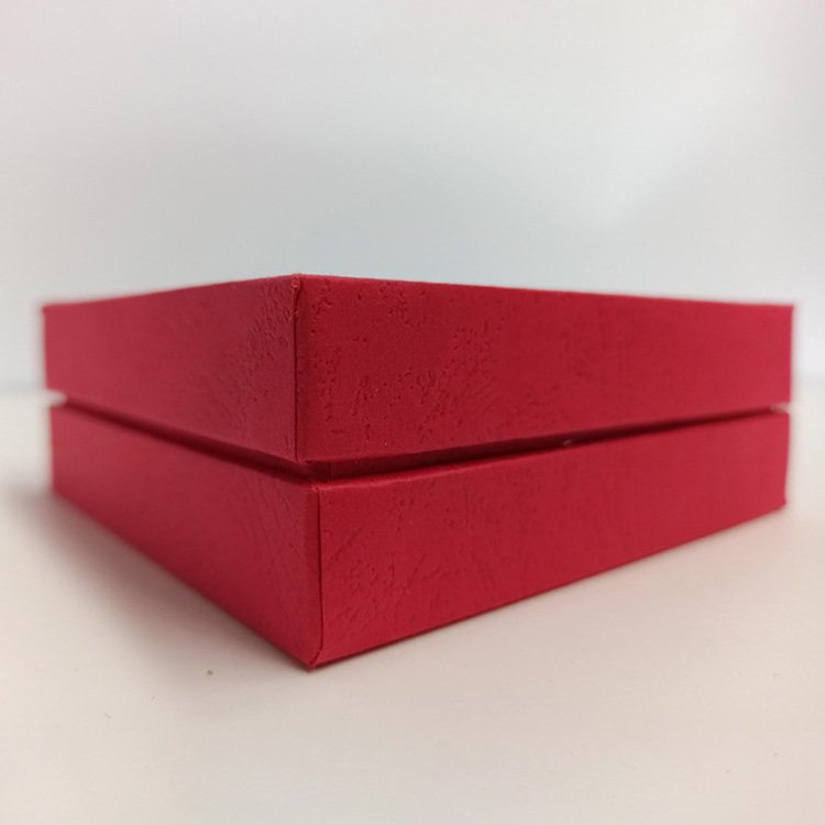 تغليف مربعات الهدايا الأكمام الورقية الحمراء
