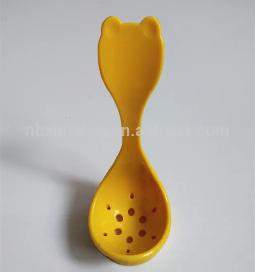 Plastic spoon