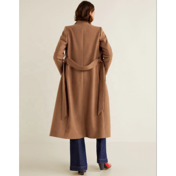 Cappotto lungo invernale in lana color kaki alla moda