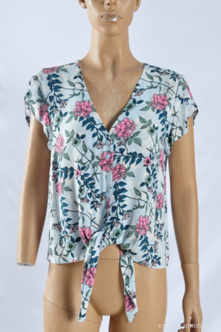 Blusa de mujer de manga corta con cuello de pico y estampado de rayón