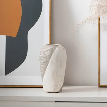 Vintage Rustic Floral Vases: Unique Hotel and Home Decor Ornaments