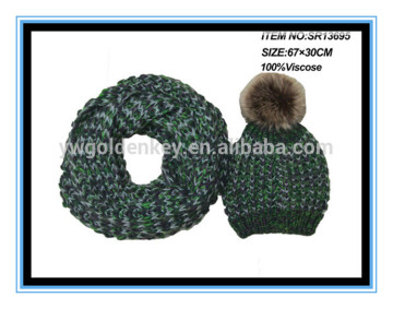 2016 fashion acrylic green yarn knitted infinity scarf with knitted hat set