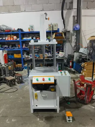 small hydraulic press machine