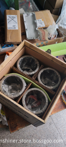 Gaskets Kit with Cylinder Head Gasket for SNH704 Tractor Shanghai New Holland Tractor Cylinder Liner