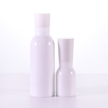 Opal weiß geformte Glasflasche mit weißen Pumpen
