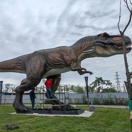 Realistic Animatronic Dinosaur T-rex