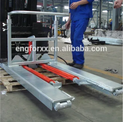 Forklift waste collection equipment bin tipper