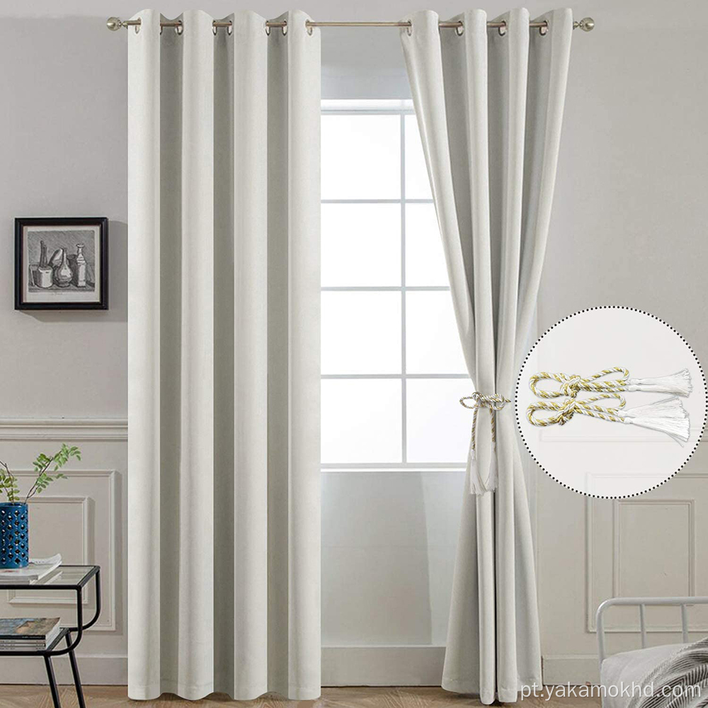 Cortinas blackout em creme para a sala de estar