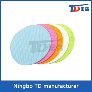 Heat resistant silicone baking mat