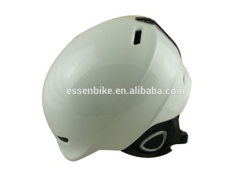 Warm and comfortable snow sport helmet with detachable ear pads and chin pad