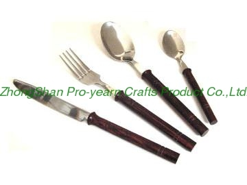 Elegant 4pcs cutlery set with wooden handle