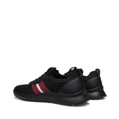 Comfortable and Stylish Men's Leisure Footwear