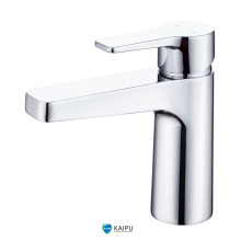 Brass widespread bathroom faucet