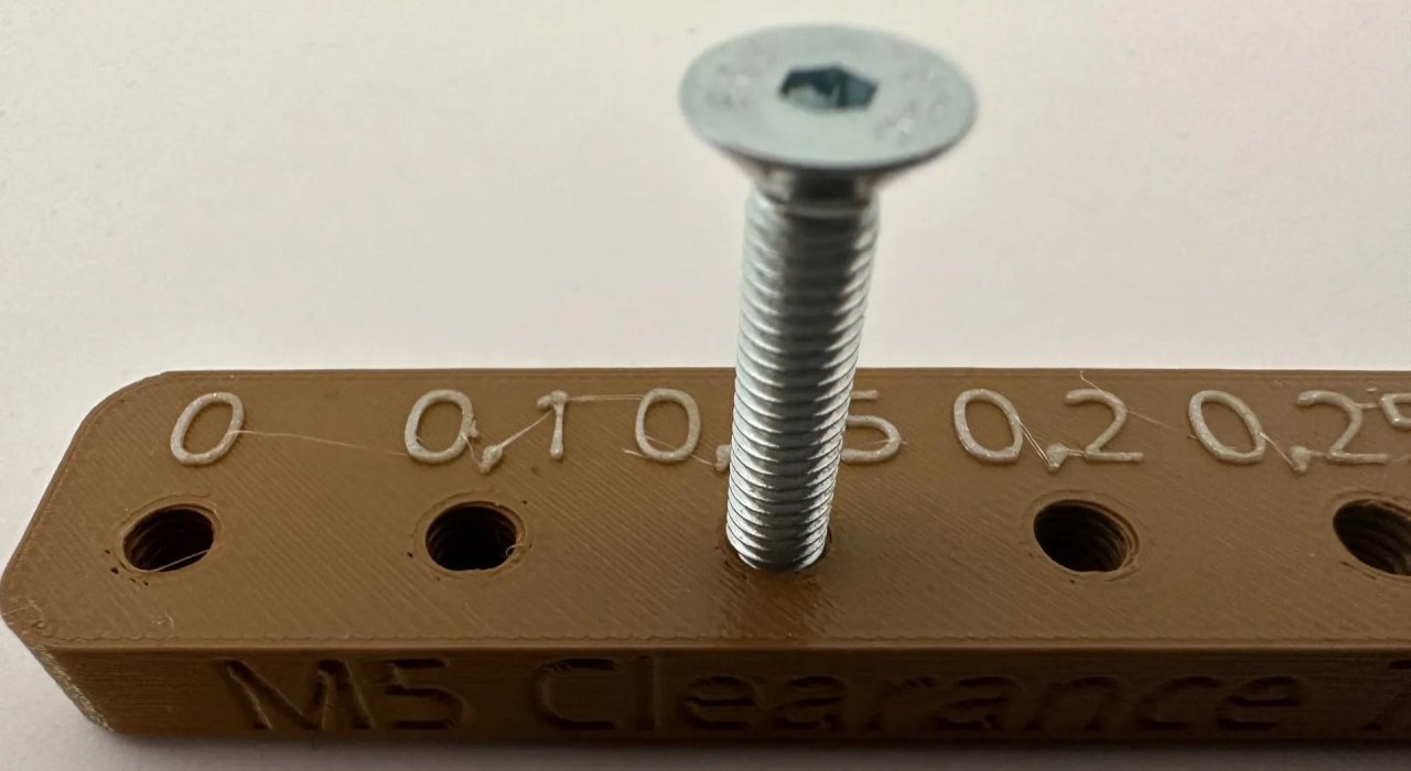3D printed threaded holes