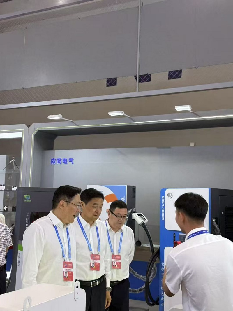 Chongqing Sennan Electric Showcases at the 7th Western China International Fair for Investment and Trade – Independent Innovation Achievements Gain Government Attention