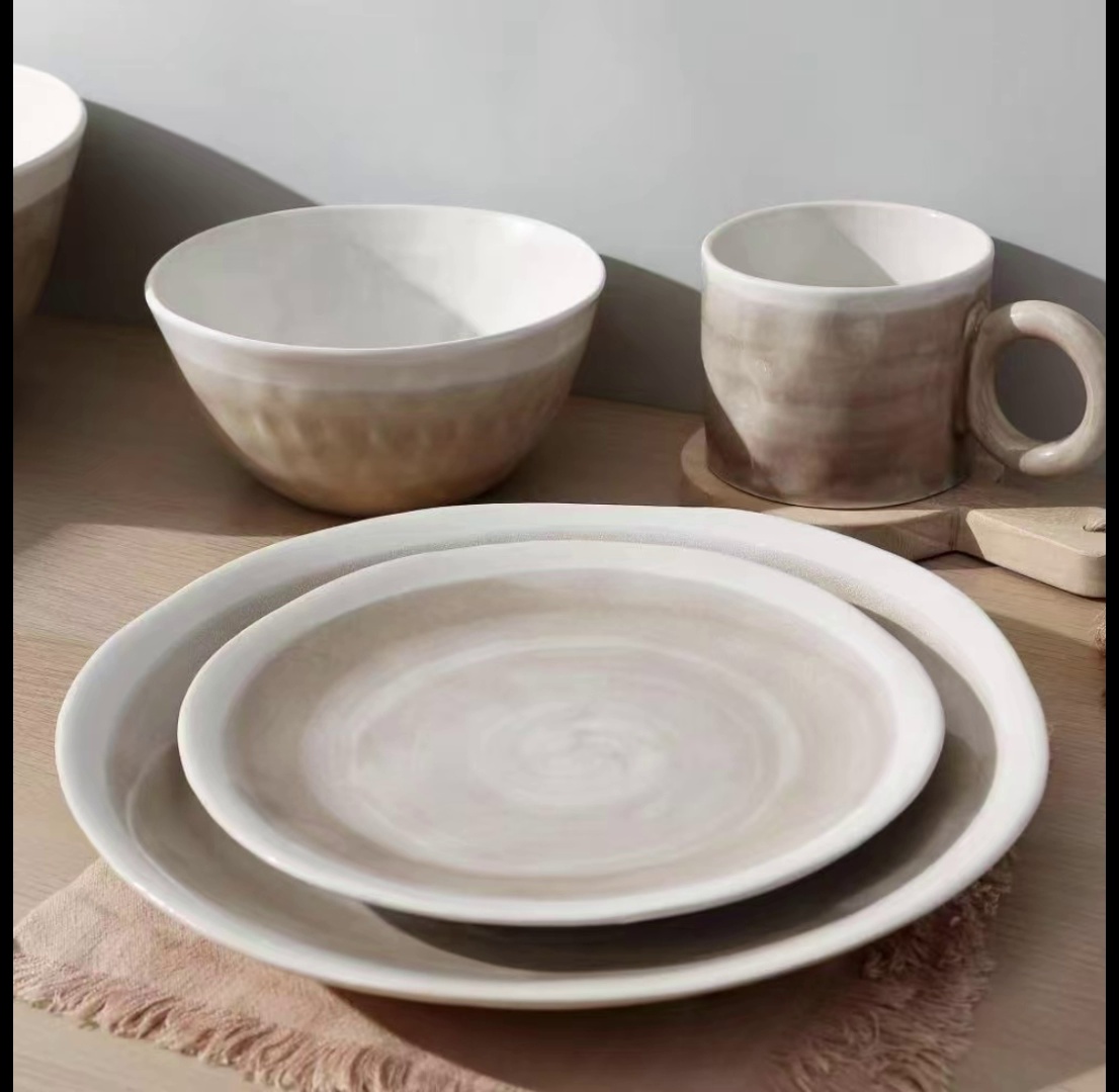 Seamless Dining Experience with Universal Dinnerware