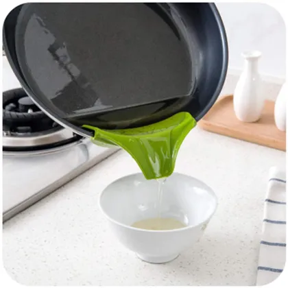 Silicone Pot Edge Deflector Anti-Leakage Soup Funnel