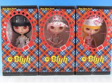 9" DOLL