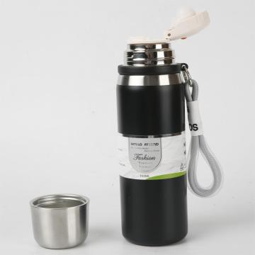 Bouteille d&#39;eau isolée à double capacité de 700 ml à grande capacité