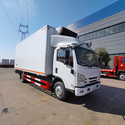 Isuzu 10 тонн охлажденный грузовик 6,8 метра коробка