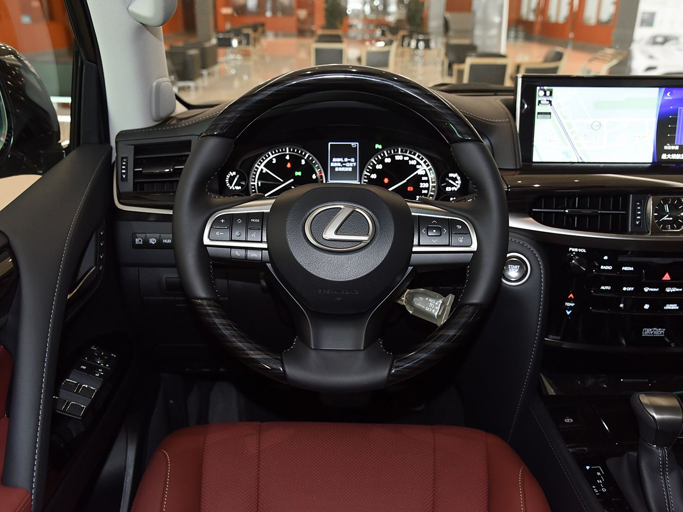 Lexus LX570 (8)