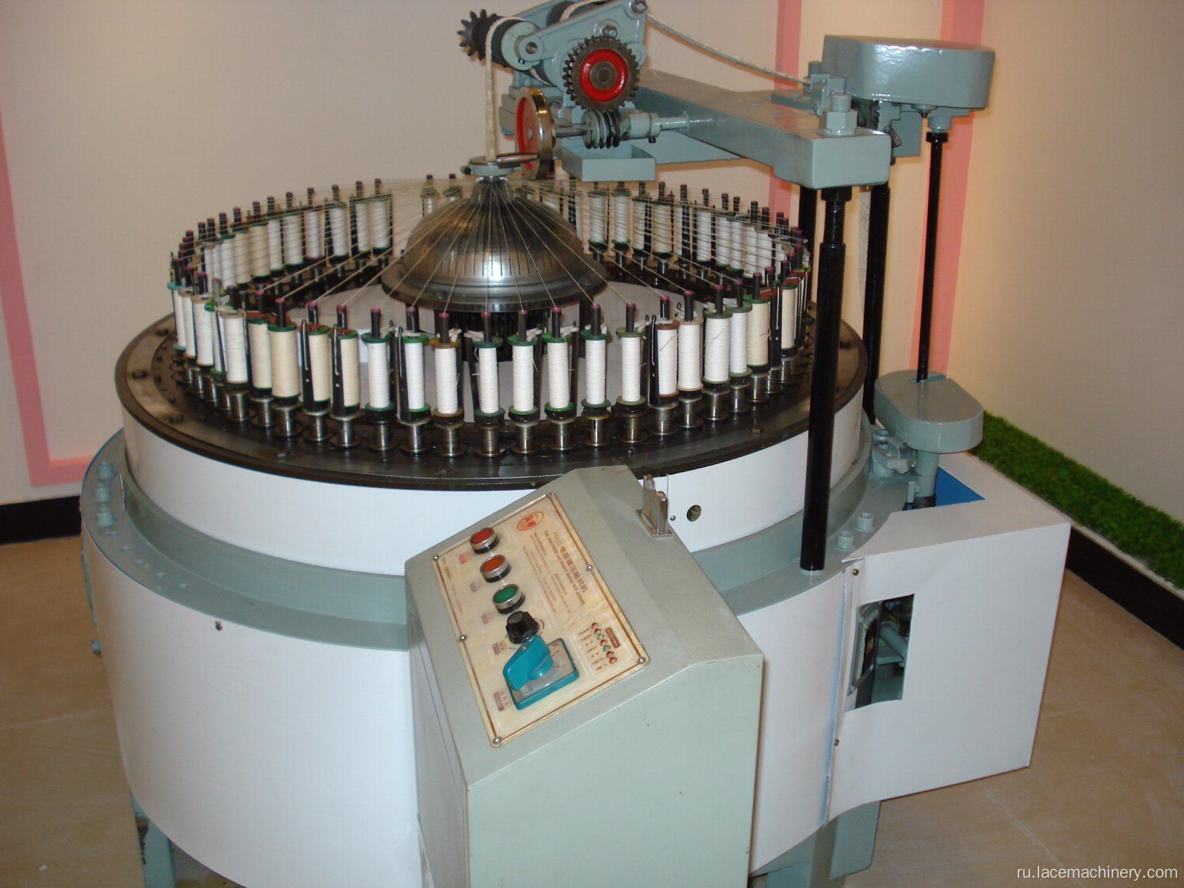 Компьютеризированная многофункциональная кружевная плетеная машина