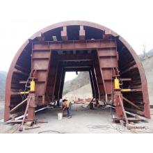Sistema de cofragem para carrinho de túnel de eixo inclinado
