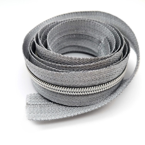 China 5 Nylon Zipper Roll Tape Long Chain Factory