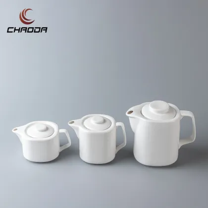 White Porcelain Teapot with Logo for Coffee Shop and Hotel