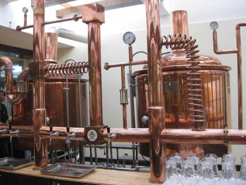 Beer brewing equipment and accessories equipment