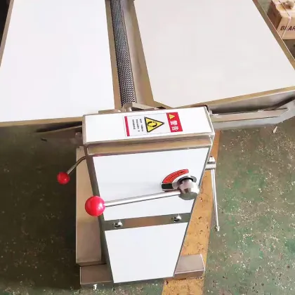 Pork Rind Removal Machine: Pig Meat Skinner and Skin Peeler