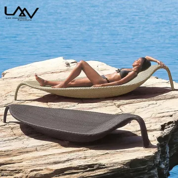 Modern Outdoor Woven Rattan Sun Bed Aluminium Frame Chaise Lounge