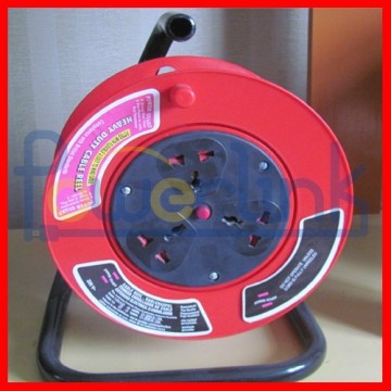 S80428 Super length winding roll 3-outlet Peru cable reel with switch, V-Pe07