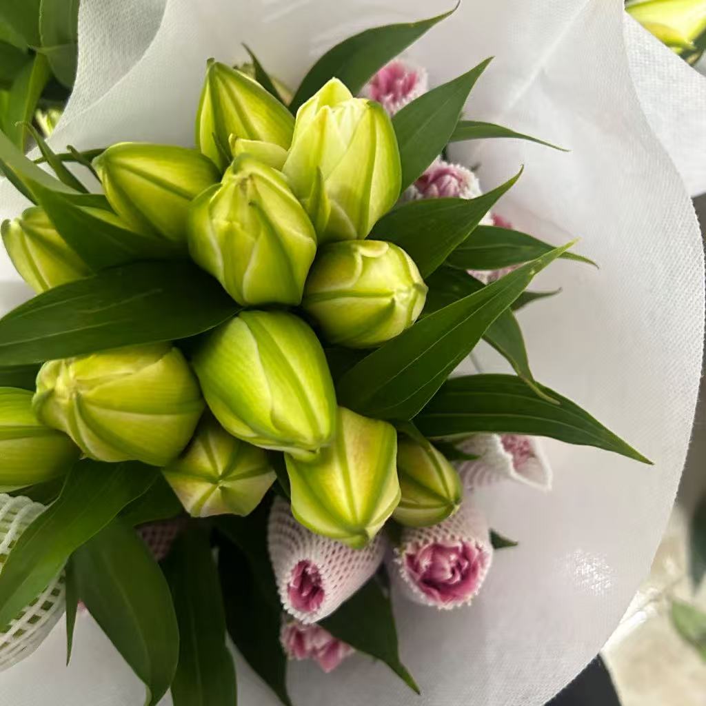 Red Ribbon Double Spray Lily