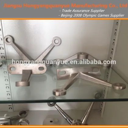 Glass spiders with swivel fittings